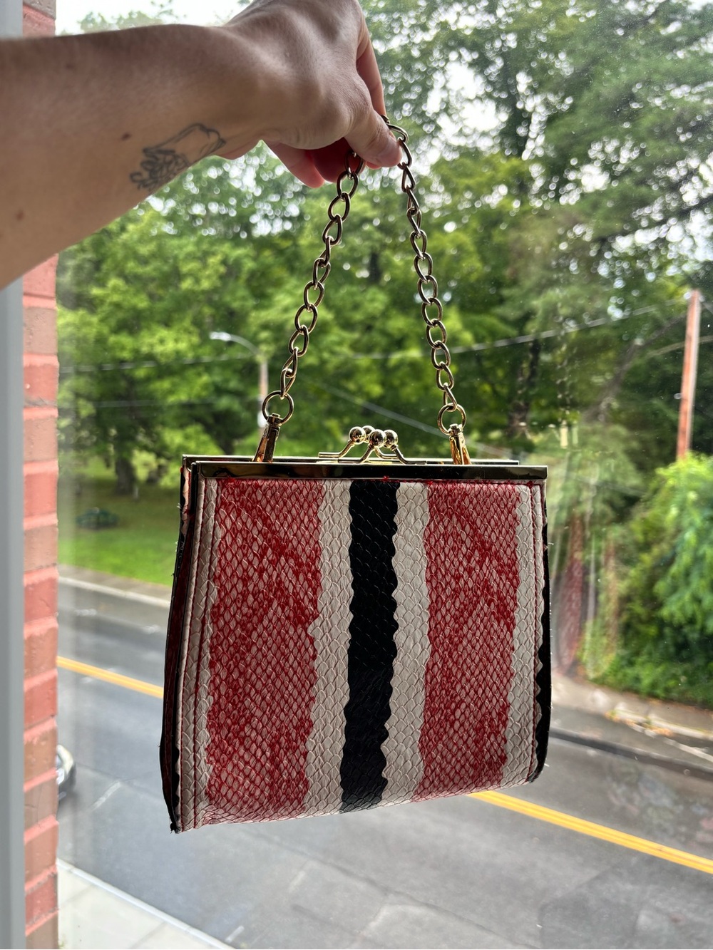 Women’s Striped Snake-Texture Chain Handle Bag - Black, Pink, Cream